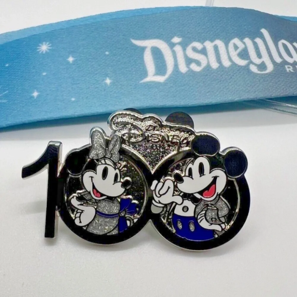 Disney Pin MickeyMinnie 100 Years Of Wonder Travel Club 2023 lanyard pass holder
